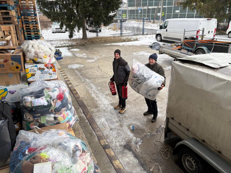 7abe7886-72b2-47c2-b3c3-5d4502163863